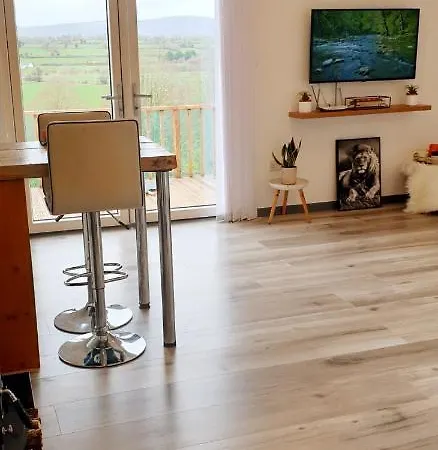 Chalet The Lookout Carrick-on-Suir